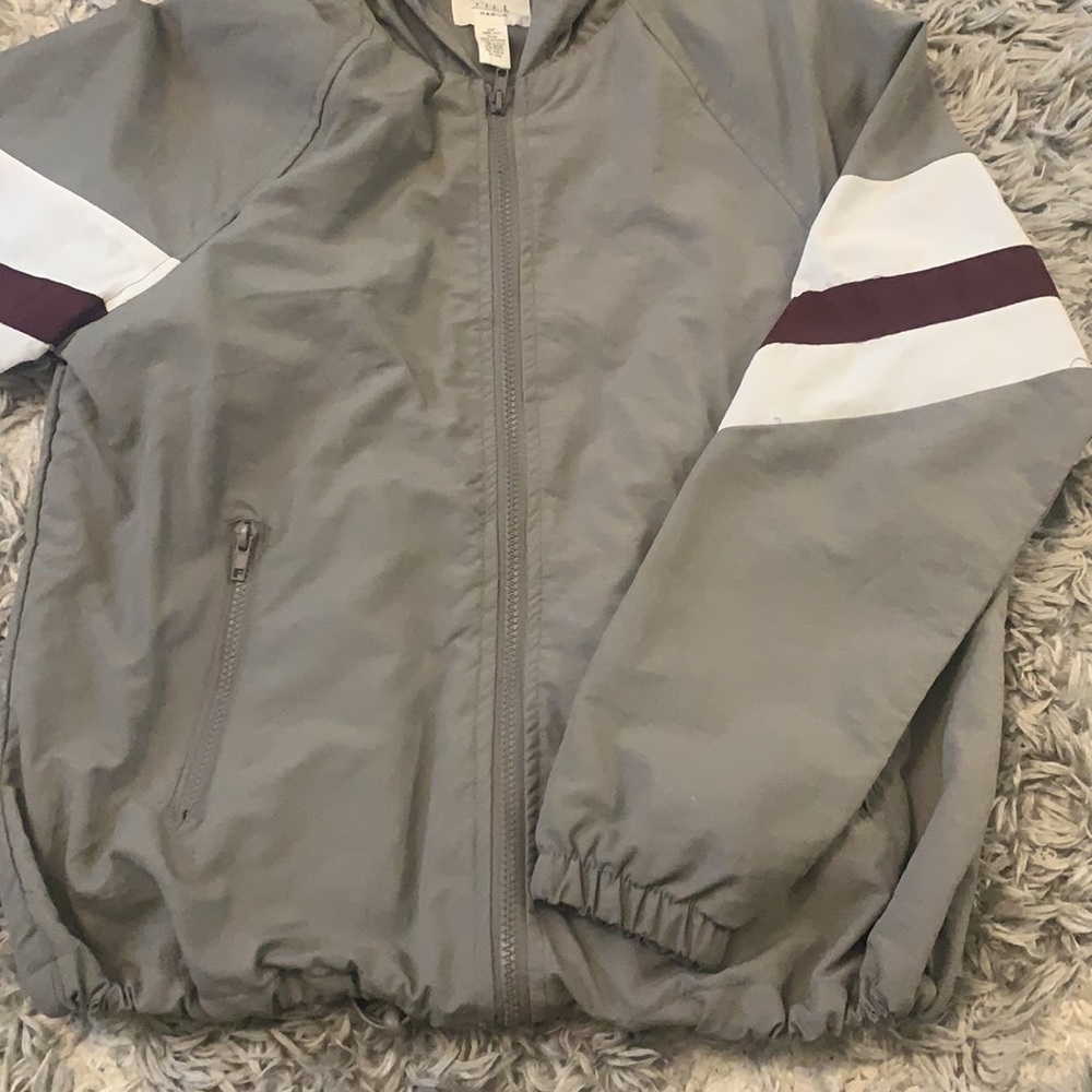 Tilly’s - Picture 3 of 4